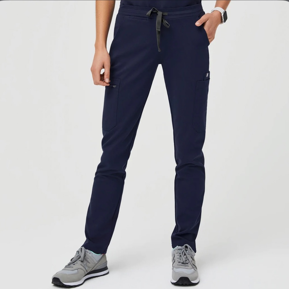 Figs Yola Scrub Pants- Navy